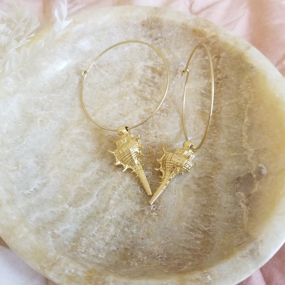 Triton Shell Hoops - Picture 6 of 6